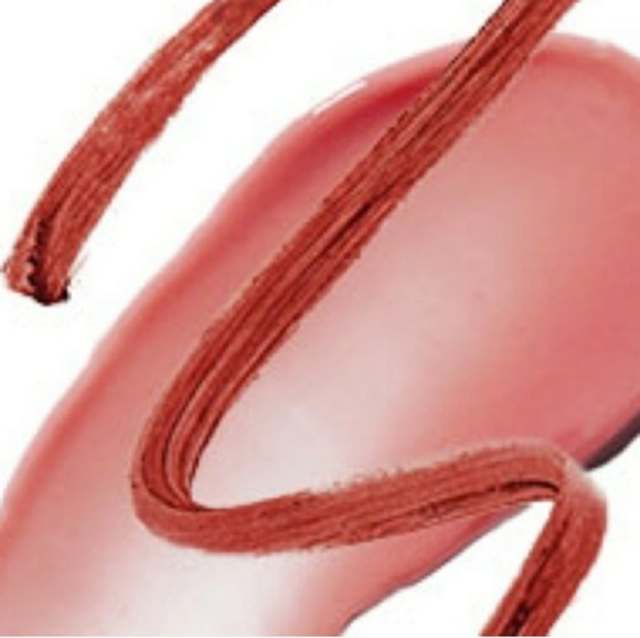 TreStique Matte lipstick and balm in Tuscan Wine - Picture 2 of 3